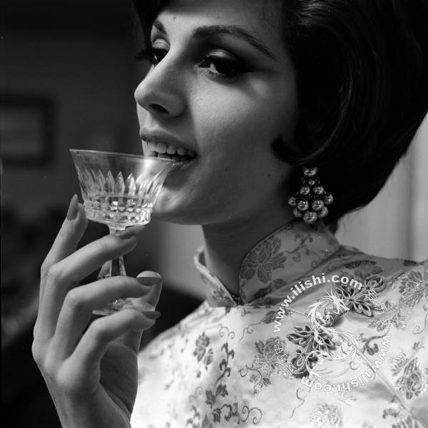 �f�r������Ů���Ї���Y