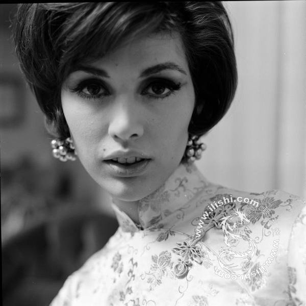 �f�r������Ů���Ї���Y