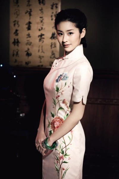 香香公主穎兒為雜志拍攝旗袍大片