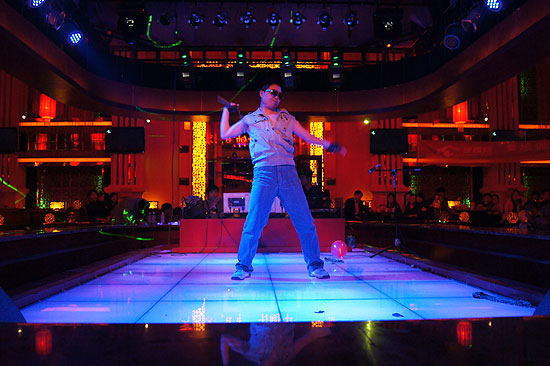 ꖹ�r�г���ʢ��A�M��Ļ