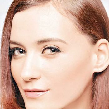 打造凈白簡單粉紅桃花妝