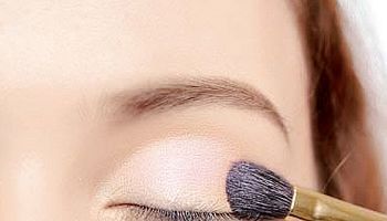 打造凈白簡單粉紅桃花妝