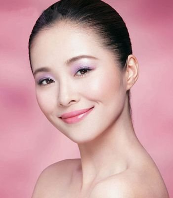 九位美女明星滋養(yǎng)美唇法