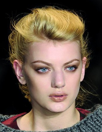 �Ȕ������� 8�����΢�����y