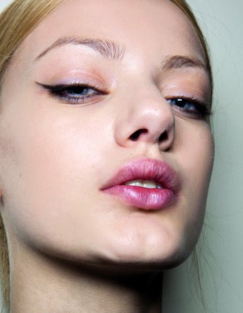 �Ȕ������� 8�����΢�����y