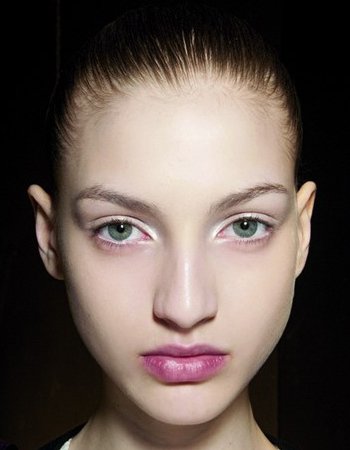 �Ȕ������� 8�����΢�����y