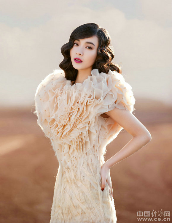 �x��ģ��ѩ�����¡���Ƭ ׃���f�Ϻ��Ը�Ů��