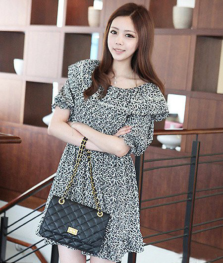 爆美出街:碎花短裙正流行