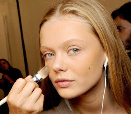 �ļ��۵��@�Ӳ�������ͨ͸