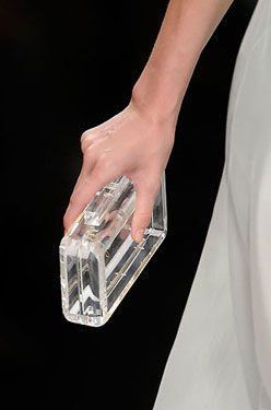 奢侈大牌的透明包包 讓你透明一夏