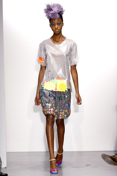 �옷���x��ɫ�ǹ��L���WҫT�_