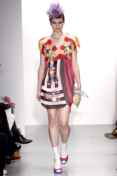 �옷���x��ɫ�ǹ��L���WҫT�_