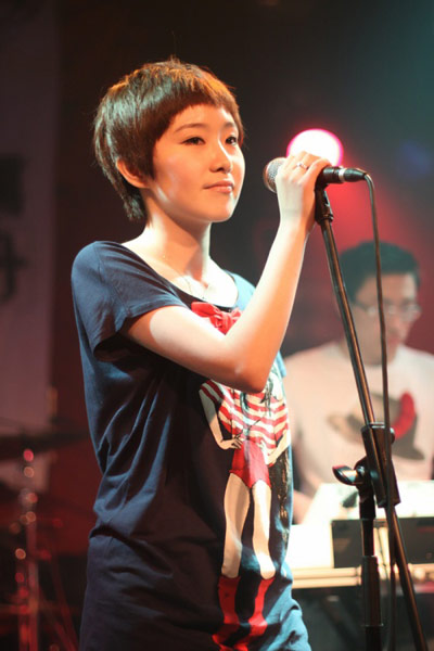 �R��ѩ�����ǵ�������ˇŮ����