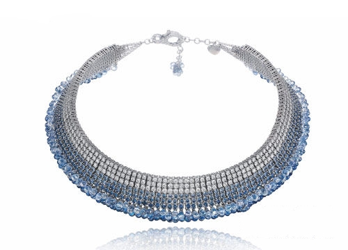 藍寶石飾品的美人氣質