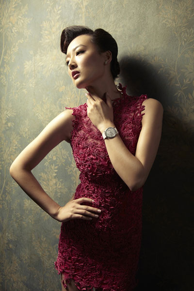 ���cӰ�Ŀp϶���U���������[����Ů��