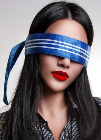 ���ڹ��� ׌����н���С��ɫ