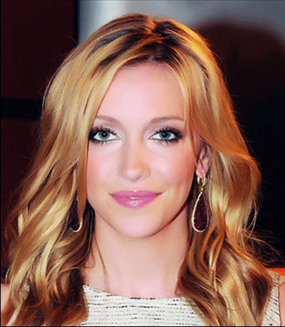 ʢ�Ĵ���Ů��15�����͸���y