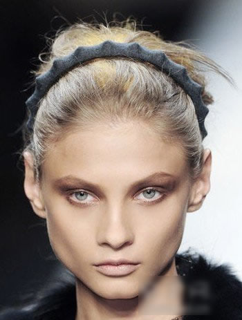 6款時尚新娘發(fā)型驚艷秀場