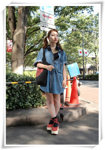 ʣŮҪ�b�� �W���ĳ����u�Ȱl(f��)��