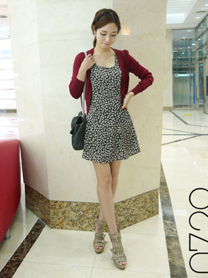 連衣裙穿到秋 只需一件針織衫