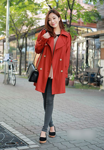 保暖修身 雙排扣風(fēng)衣展現(xiàn)OL優(yōu)雅魅力