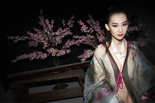 2012�Ї�(gu��)��(gu��)�H�r(sh��)�b�ܾ۽�������(sh��)�� ��Ļ����