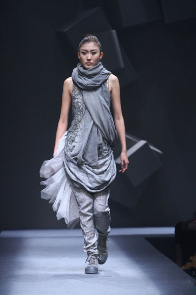 S��DEER������2012���ĕr(sh��)�b�l(f��)����(hu��)