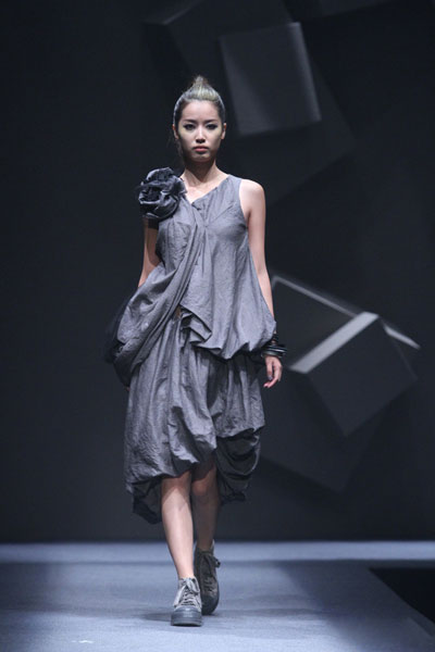 S��DEER������2012���ĕr(sh��)�b�l(f��)����(hu��)