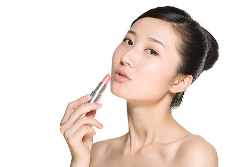 彩妝技巧讓你從圓臉妹變身迷人巴掌臉