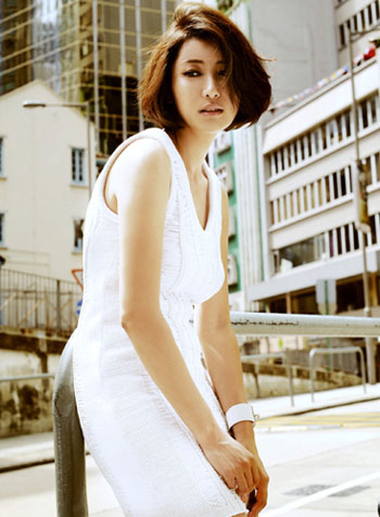 韓國女主播韓成珠容貌揭秘 性感寫真展魅力