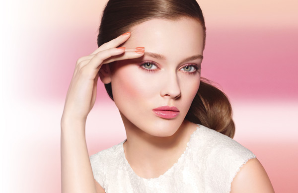 CHANEL2012云彩春色 打造春日夢幻妝容