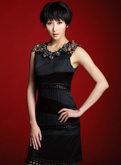 胡靜圖片演繹奢華成熟魅力