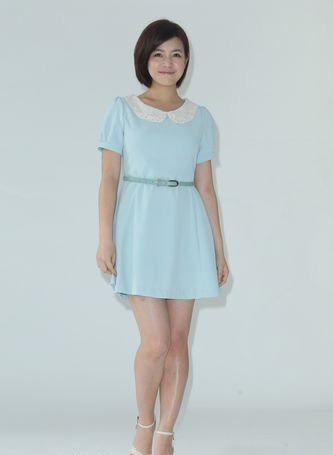 ���ϣС���b͹�@�ഺ��Ů�һ��