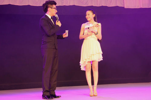 �m����綨��Ů���b