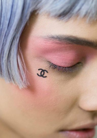 �k���ഺɫ �����һ����ۊy