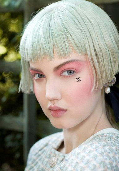 �k���ഺɫ �����һ����ۊy