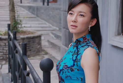 《槍械師》劉敏旗袍出鏡 變身發報員