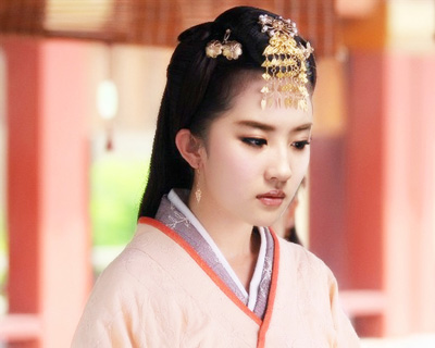 �`�£����ǁy���е�һĨ�t