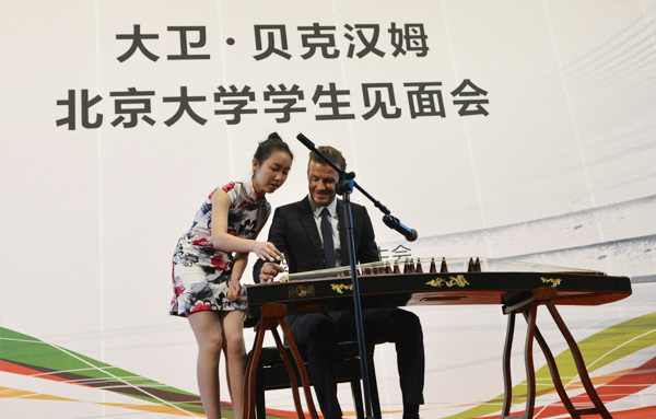 ����������Ů��ؐ�˝hķ���Ź~