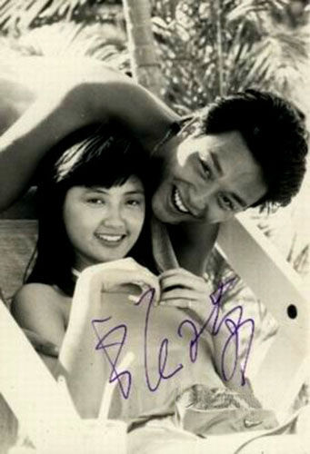 �����s�y��ë˴�� �������һ���е�9��Ů��