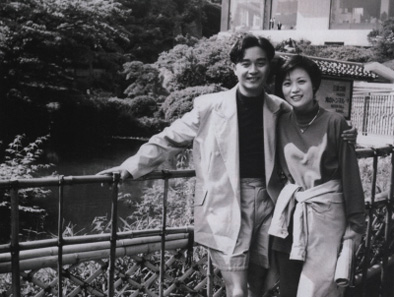 �����s�y��ë˴�� �������һ���е�9��Ů��