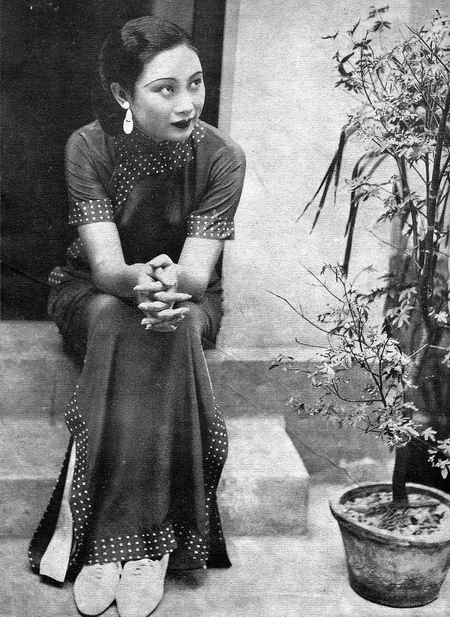 ���Ů�ӵ������L��