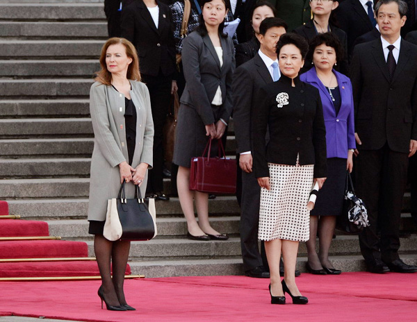 �з���һ���˕r��PK �������Ś��ʮ��