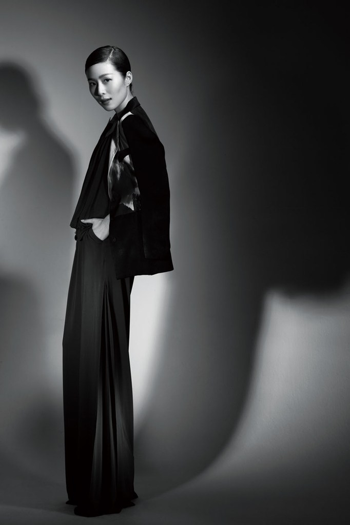 ��һ��ڰ׹�Ӱ����������݆��