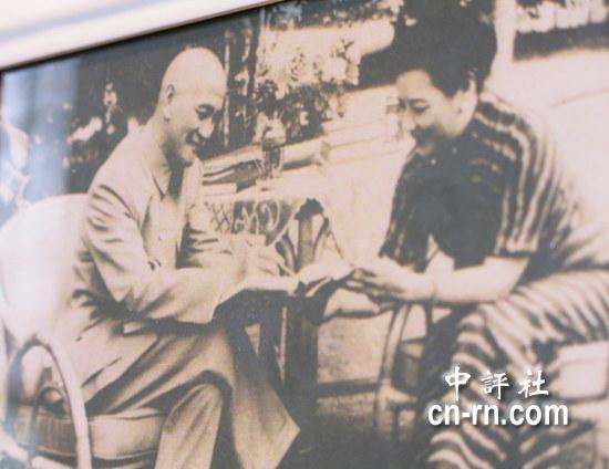 �_�������^�������r����չ�������g����������