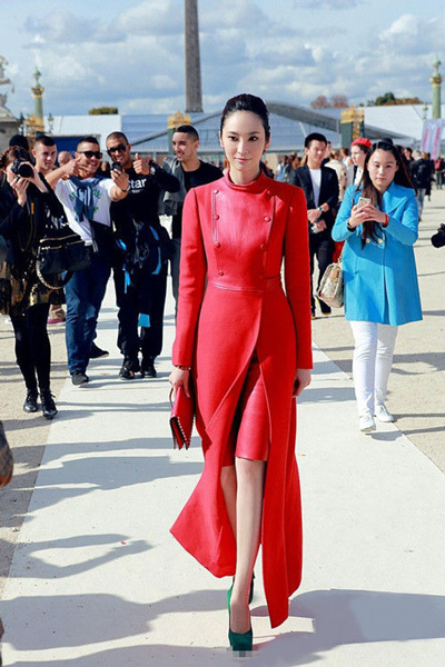 ����Ⱦ��^����Ů���ͻ�� ����4����ȱϯ�r�b��