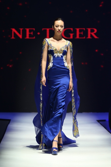 NE��TIGER 2013�������r������SHOW