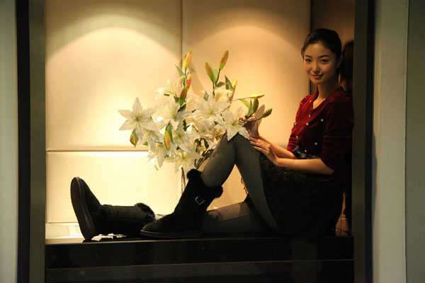 �W��o 16�qŮ���Zģ�ع�܊