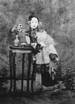 ����r�ڼ�Ů��Ҋ����Ƭ