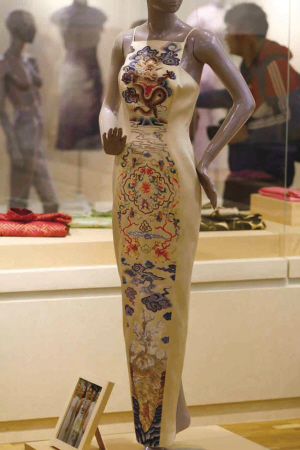 ���ϲ�������������չ��Ļ������A